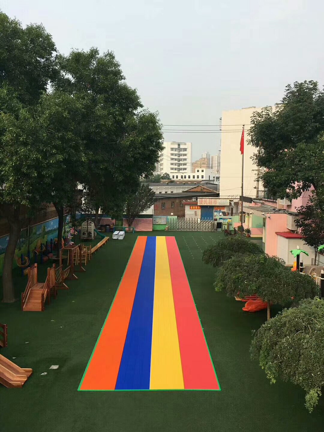 仲達(dá)地板【定】天津，與草坪合體？