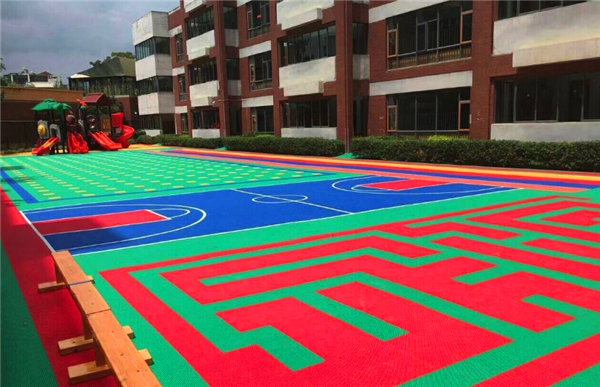 毒跑道事件頻發(fā)，仲達塑膠懸浮式地板受幼兒園熱捧